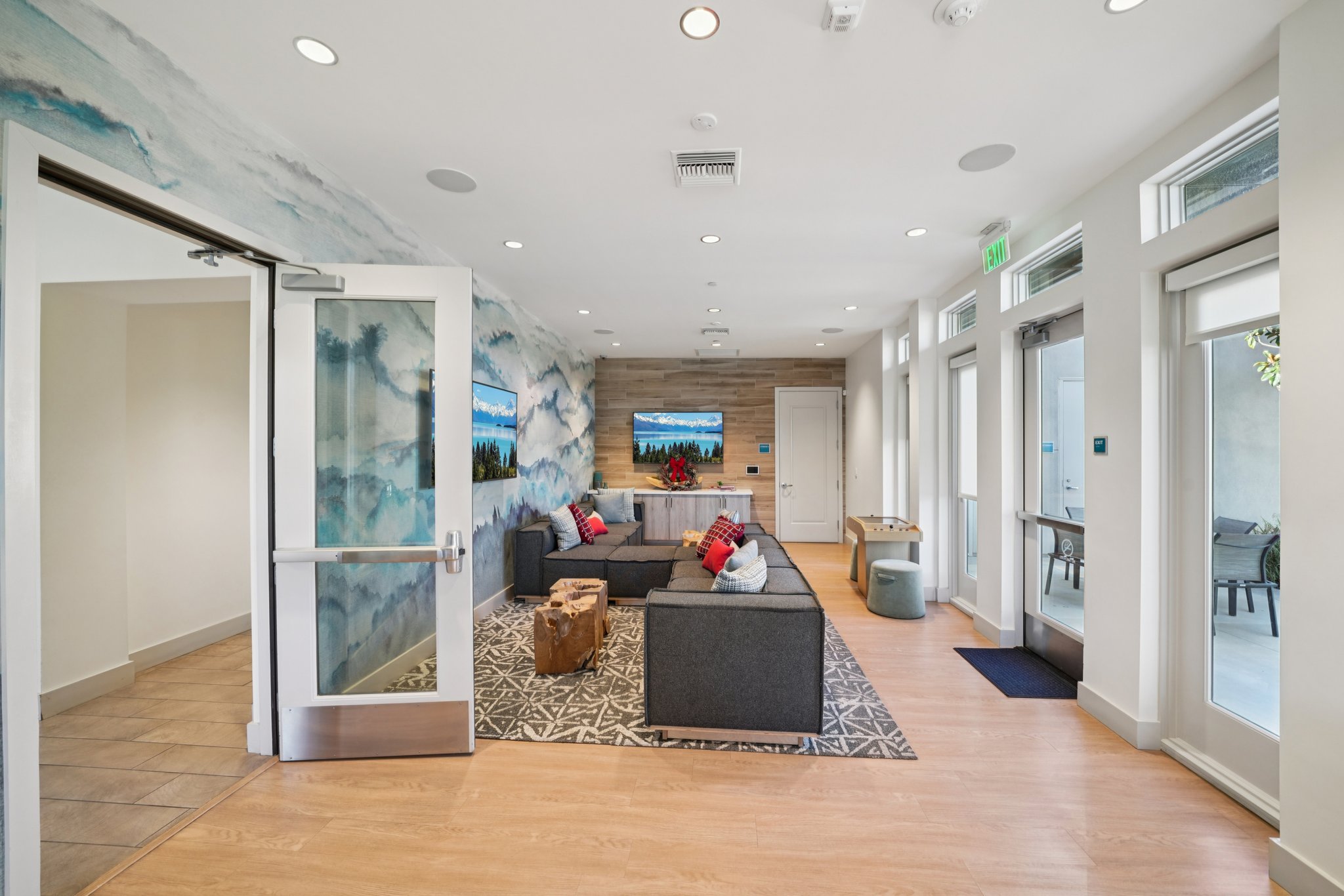 Luminate Dr-0912-906.jpg