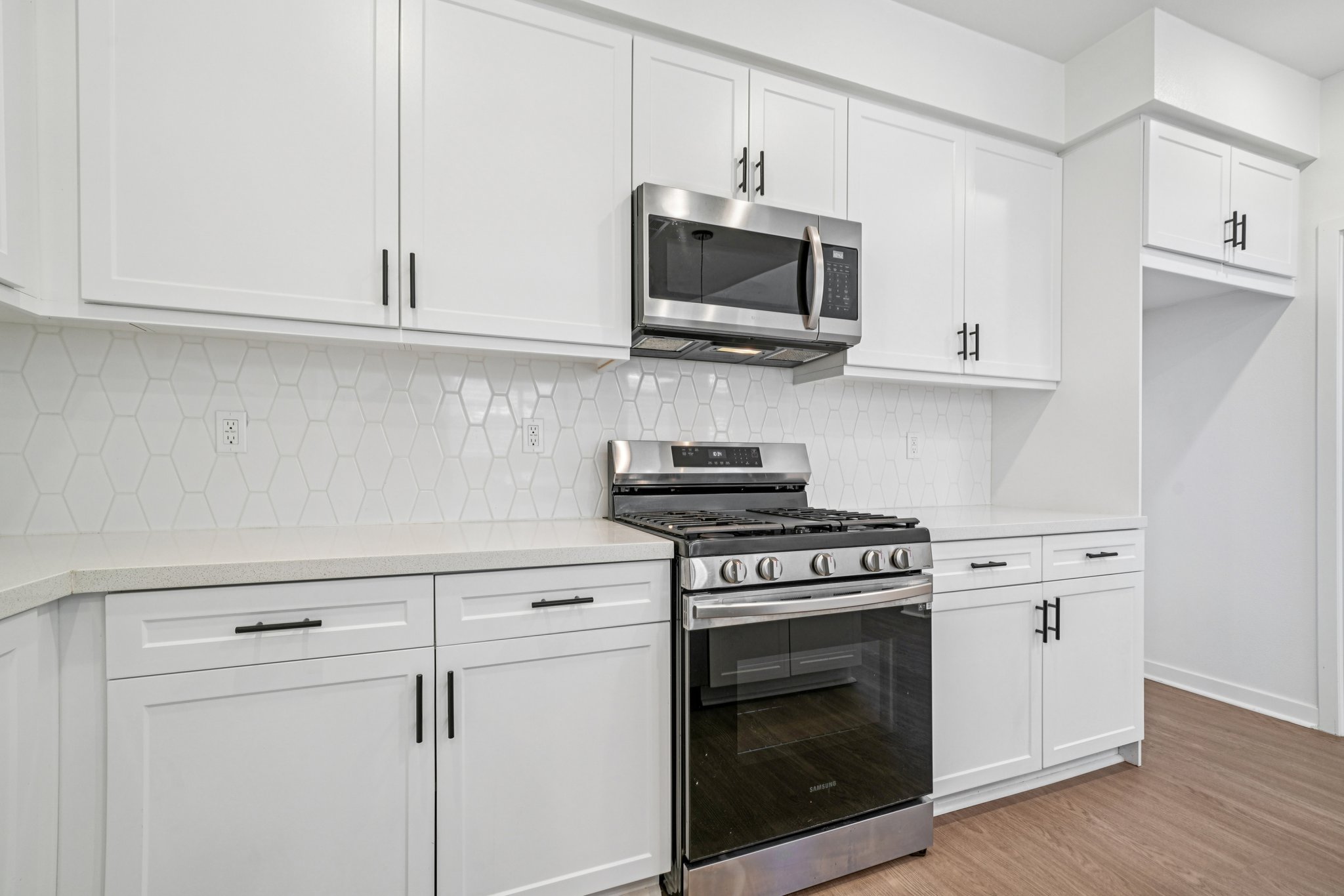 Luminate Dr-S0912-010.jpg