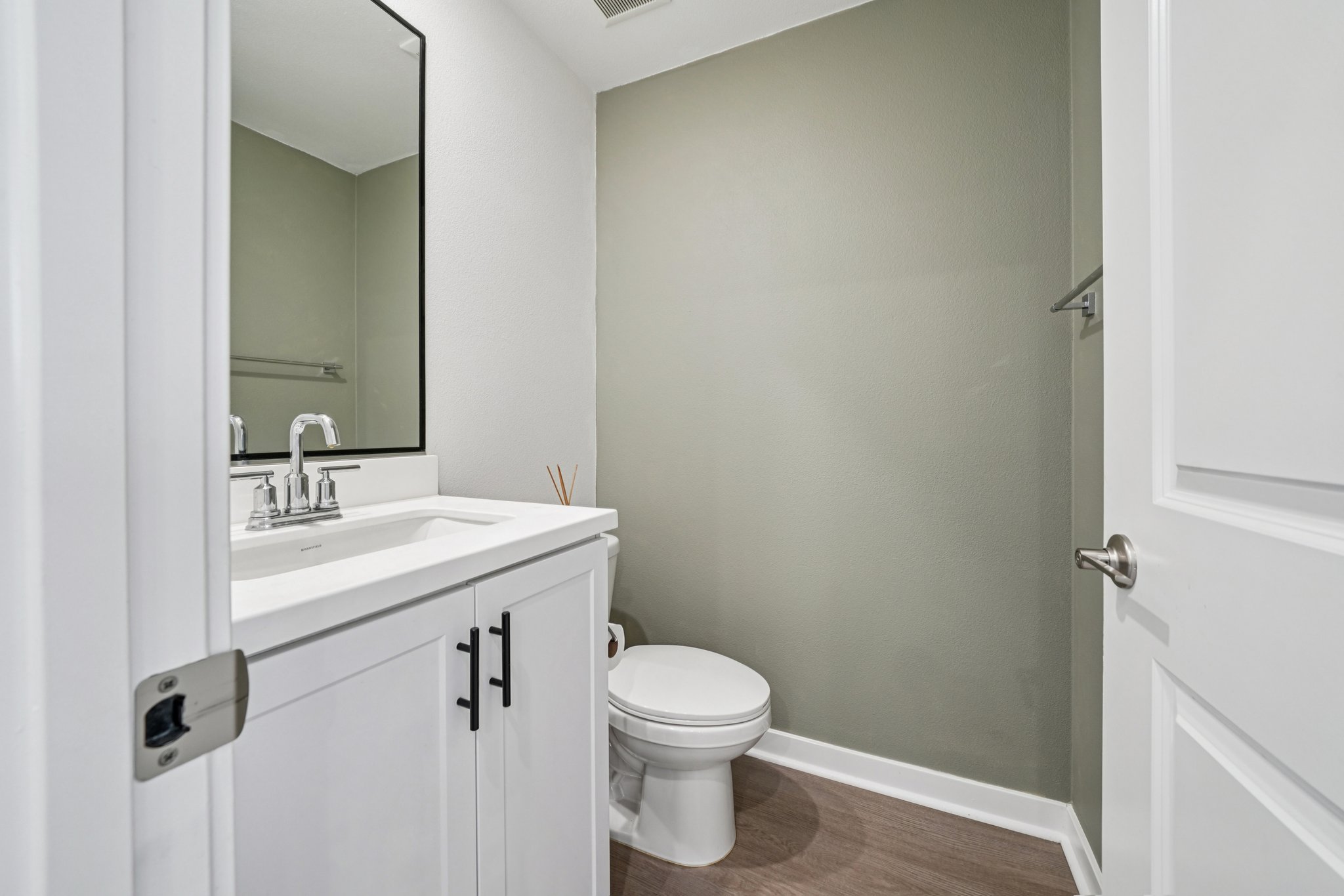 Luminate Dr-S0912-015.jpg