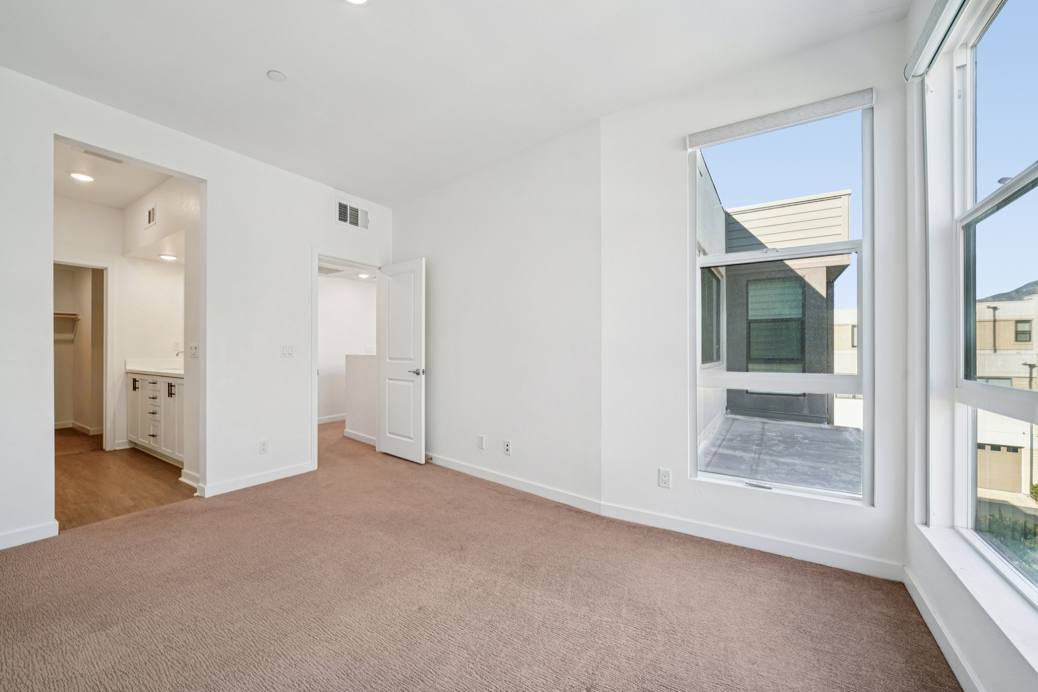 Luminate Dr-S0912-017.jpg