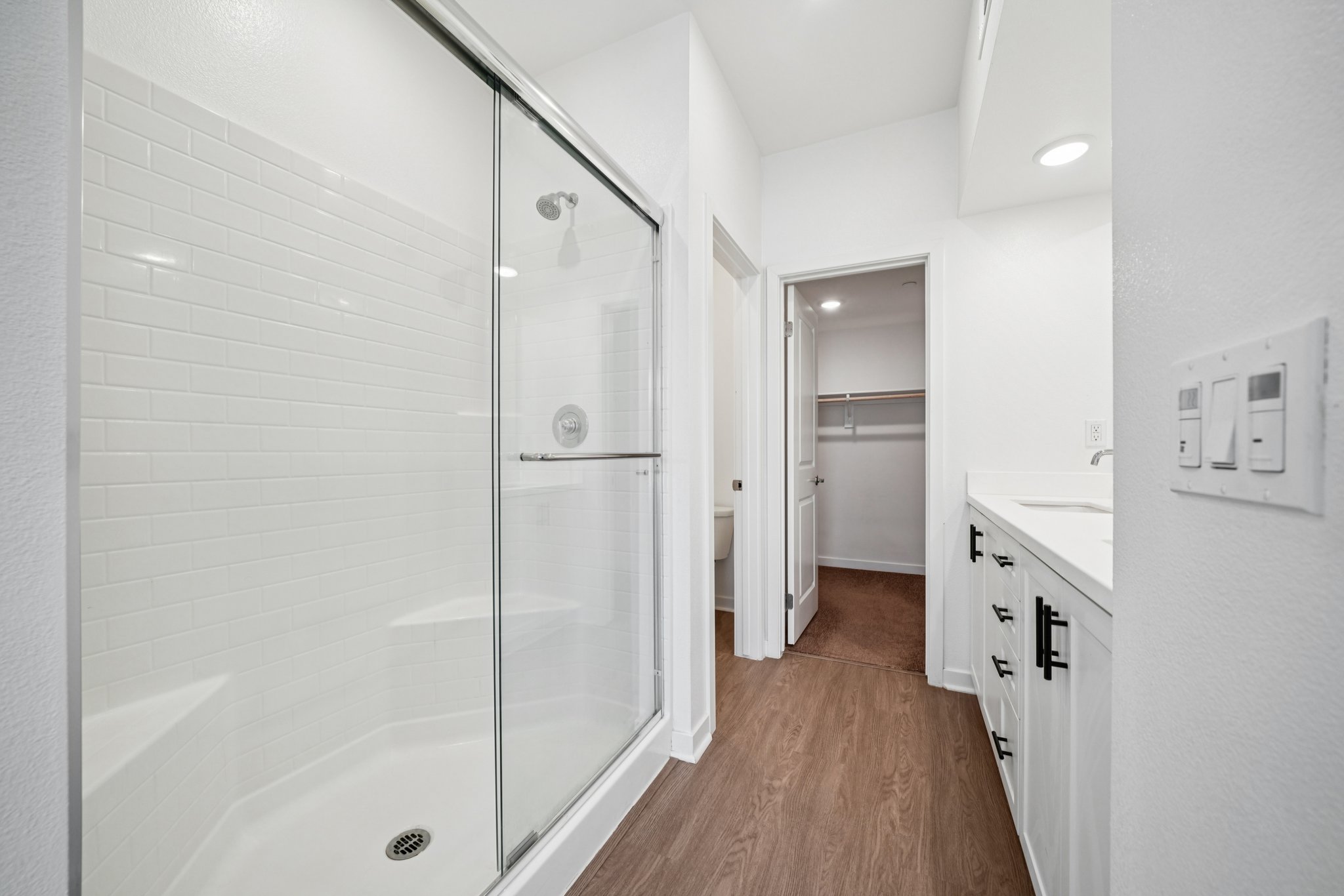 Luminate Dr-S0912-019.jpg