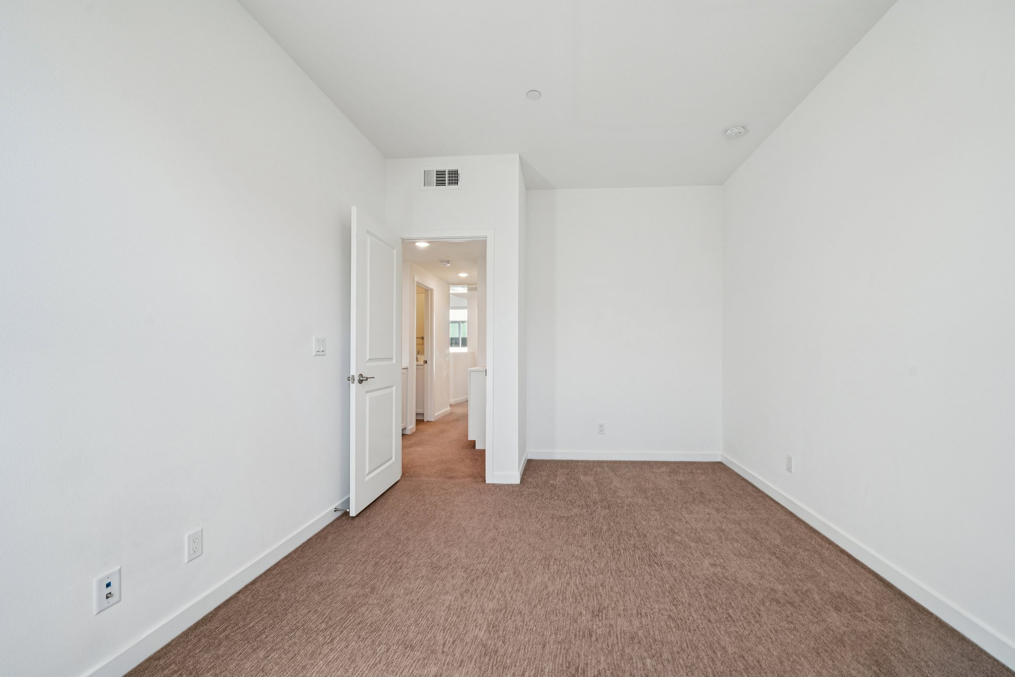 Luminate Dr-S0912-034.jpg