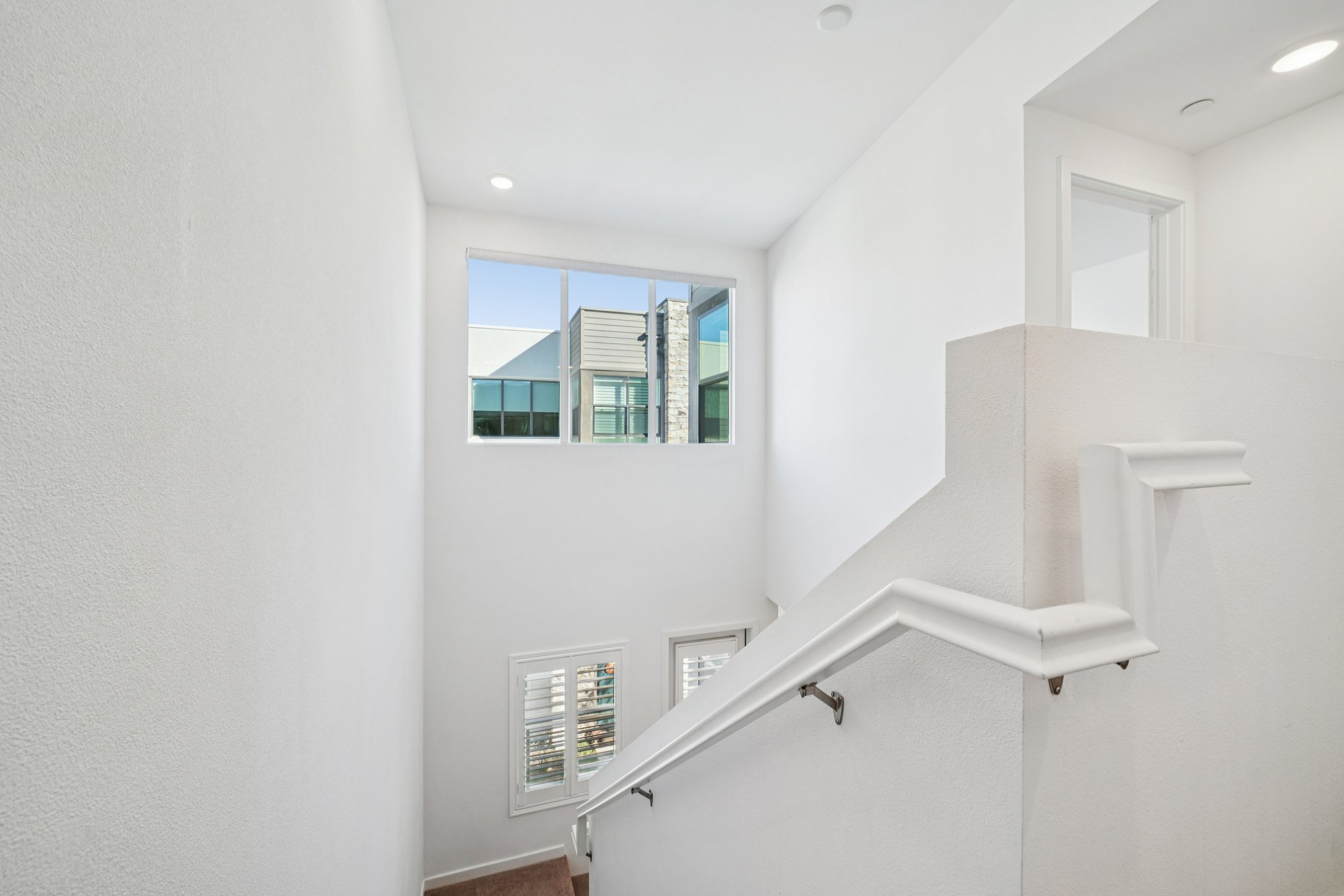 Luminate Dr-S0912-038.jpg