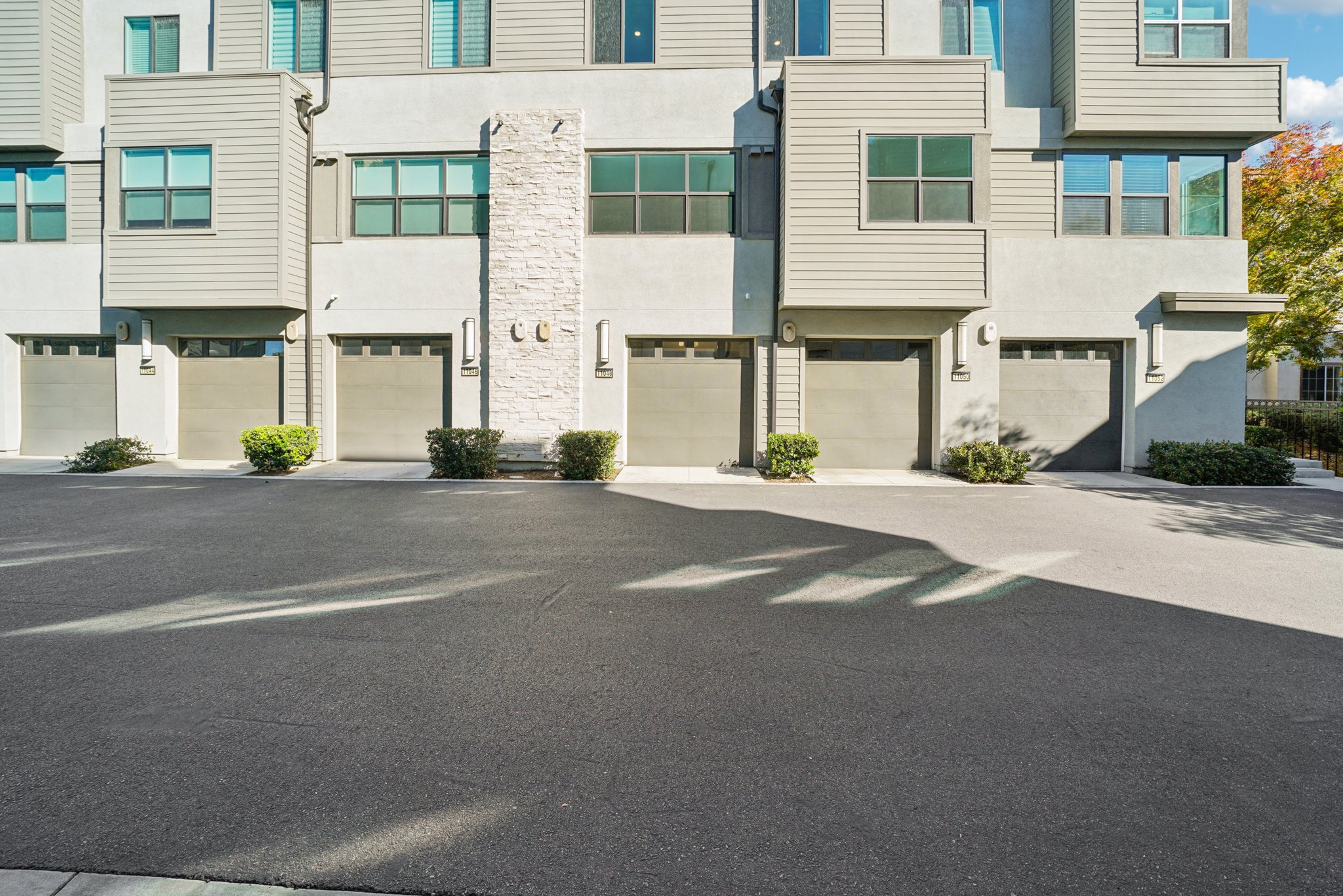 Luminate Dr-S0912-045.jpg