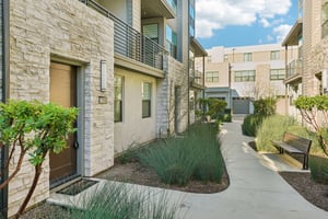 Luminate Dr-S0912-003.jpg