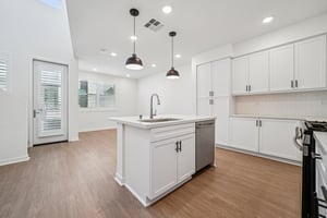 Luminate Dr-S0912-012.jpg