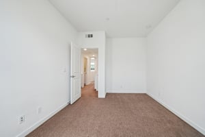 Luminate Dr-S0912-034.jpg