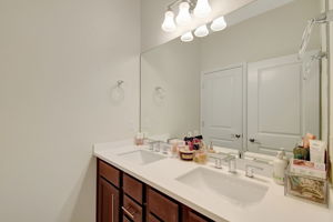  Photo 31