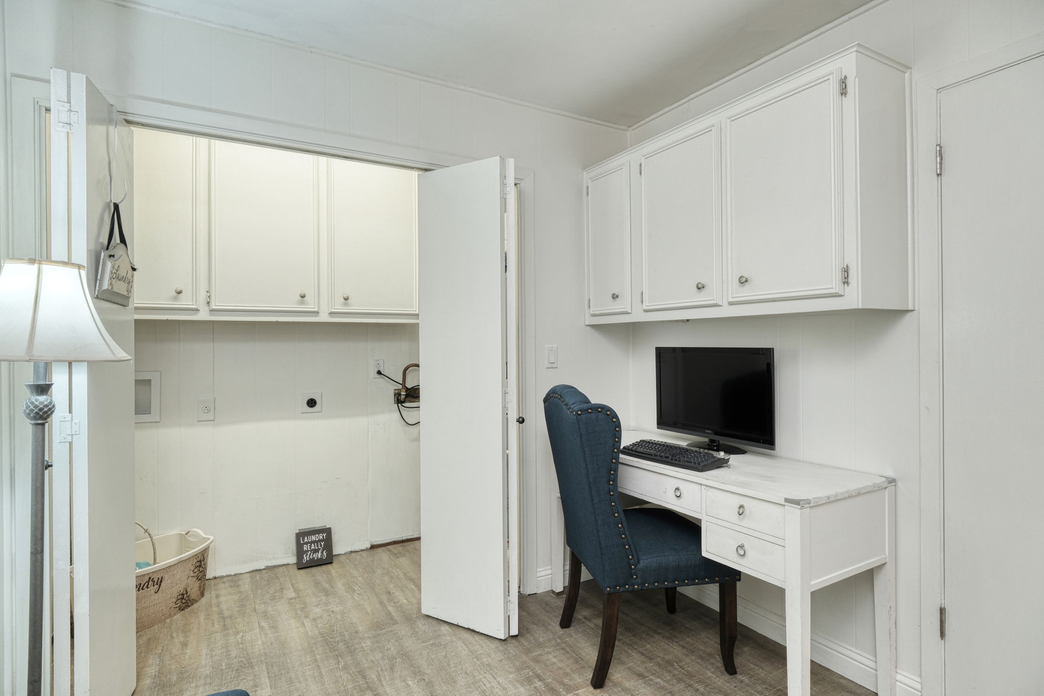 Laundry/Desk Area