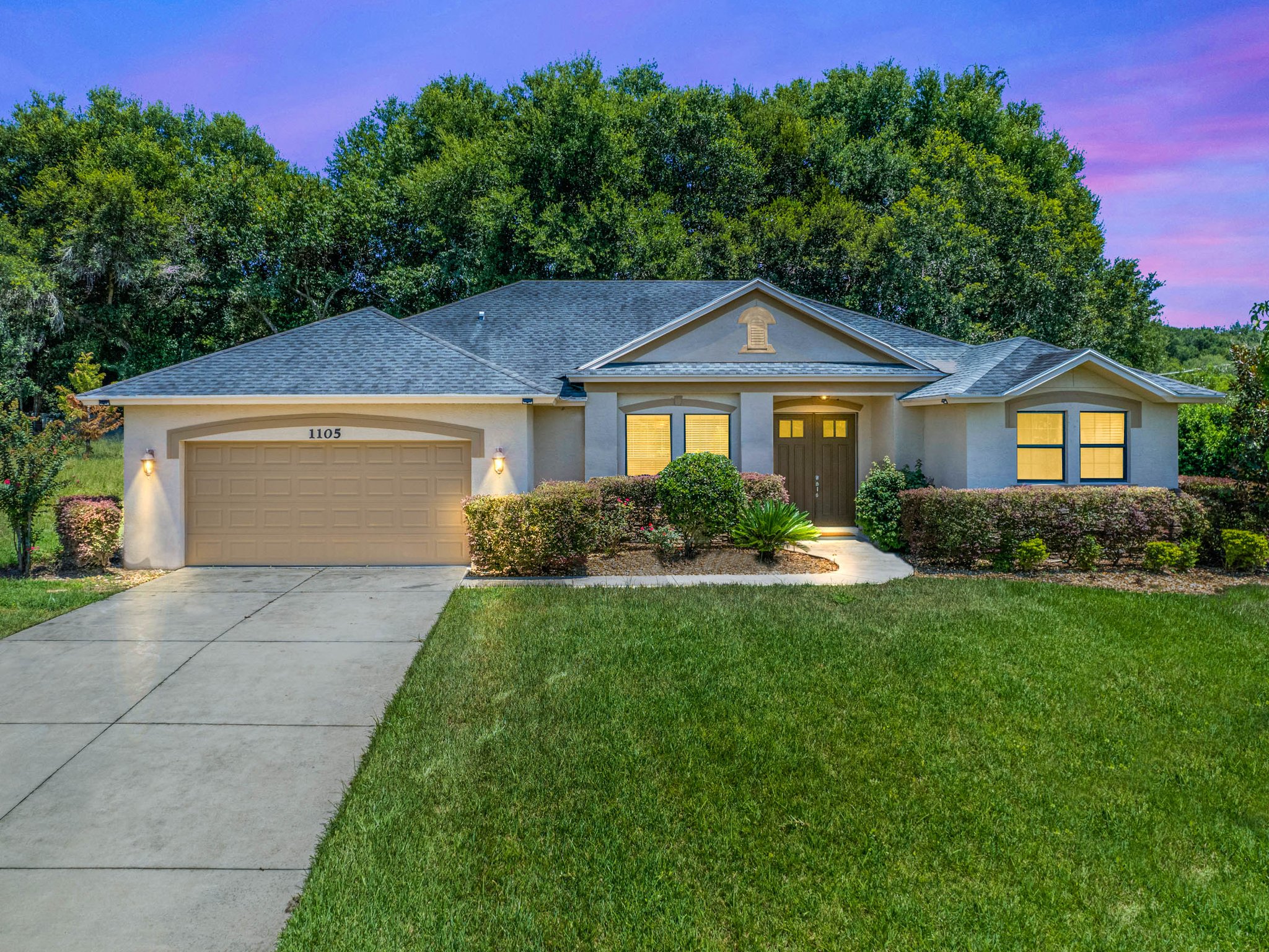 1105 Myrtle Breezes Ct, Fruitland Park, FL 34731 Opulent Real Estate