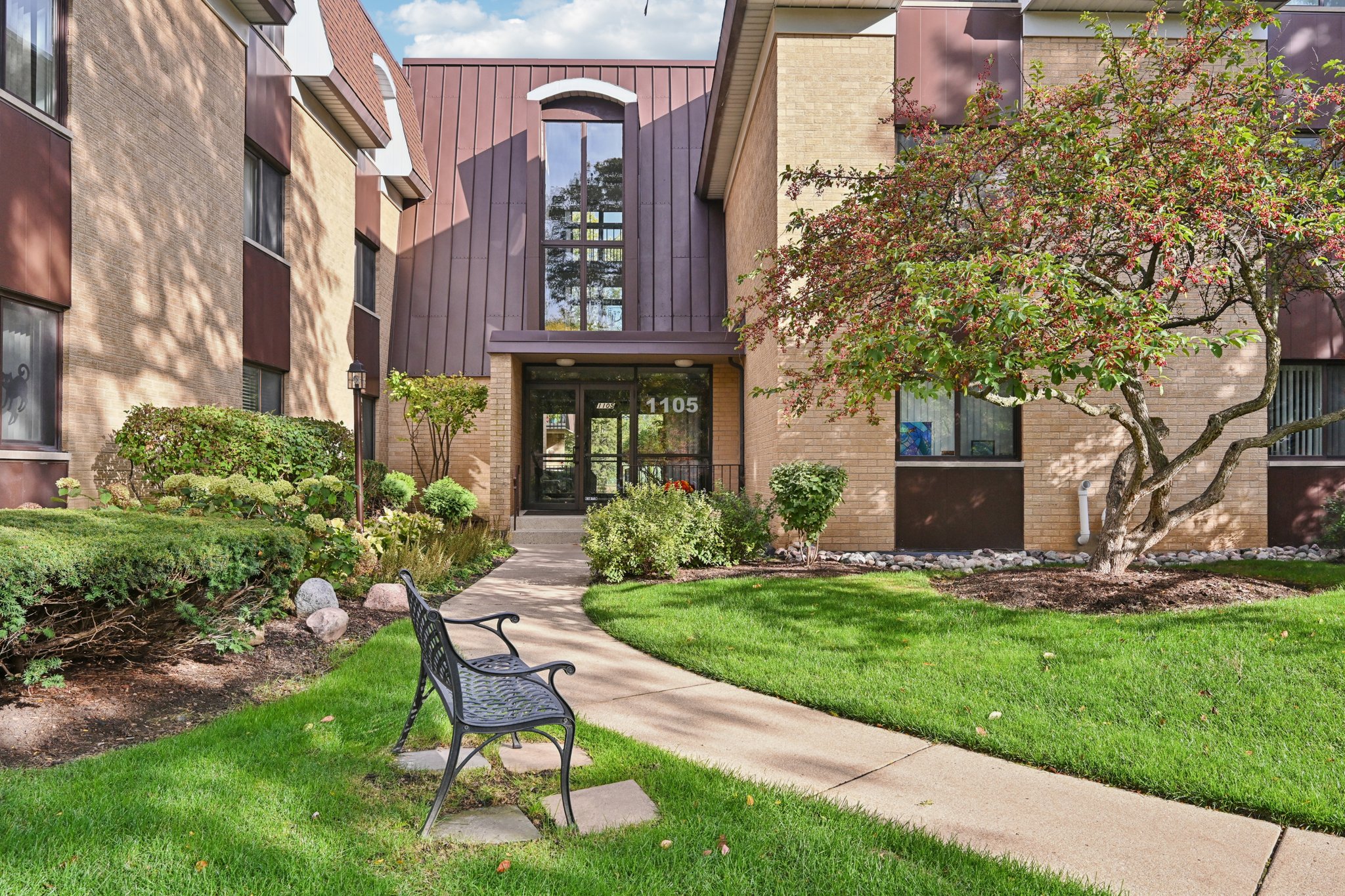 N Mill St unit 224-S2210-004.jpg