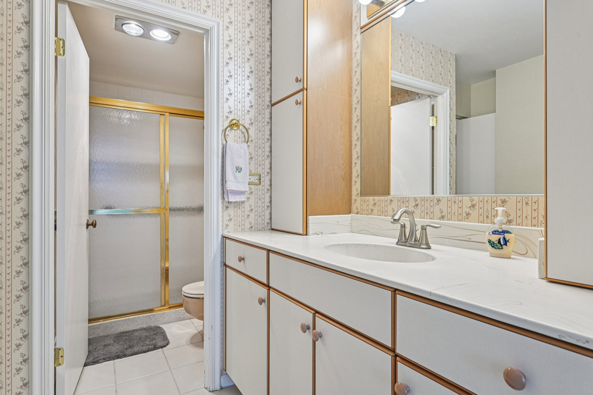 N Mill St unit 224-S2210-024.jpg