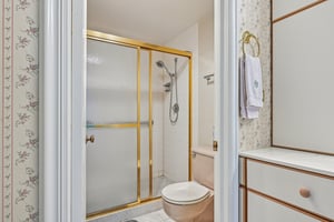 N Mill St unit 224-S2210-027.jpg