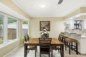 Dining/Breakfast Bar