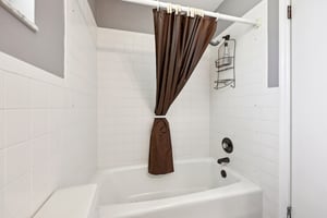 S 9th St-S1911-044.jpg