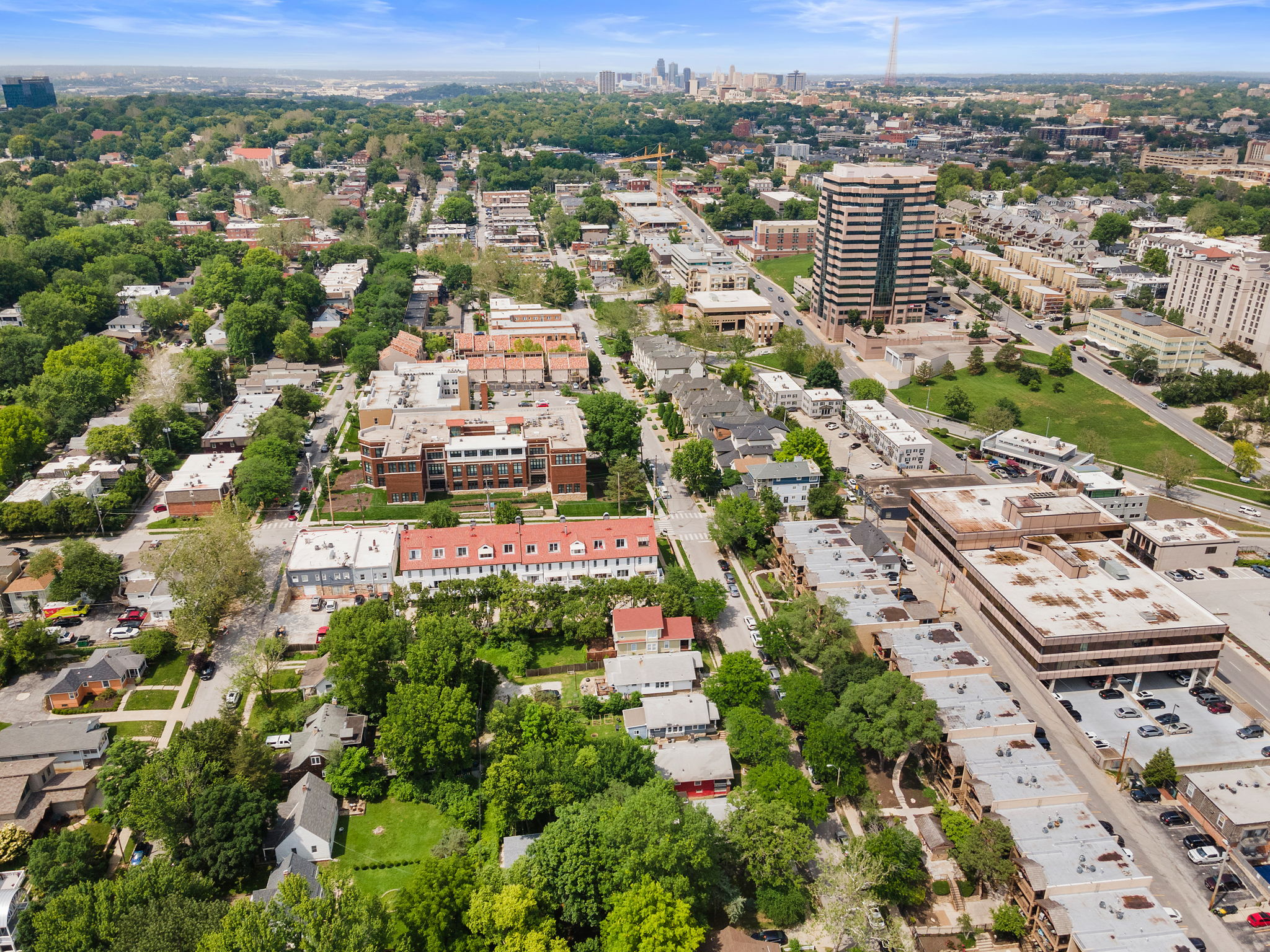 1107 W 47th St b, Kansas City, MO 64112, USA Photo 48