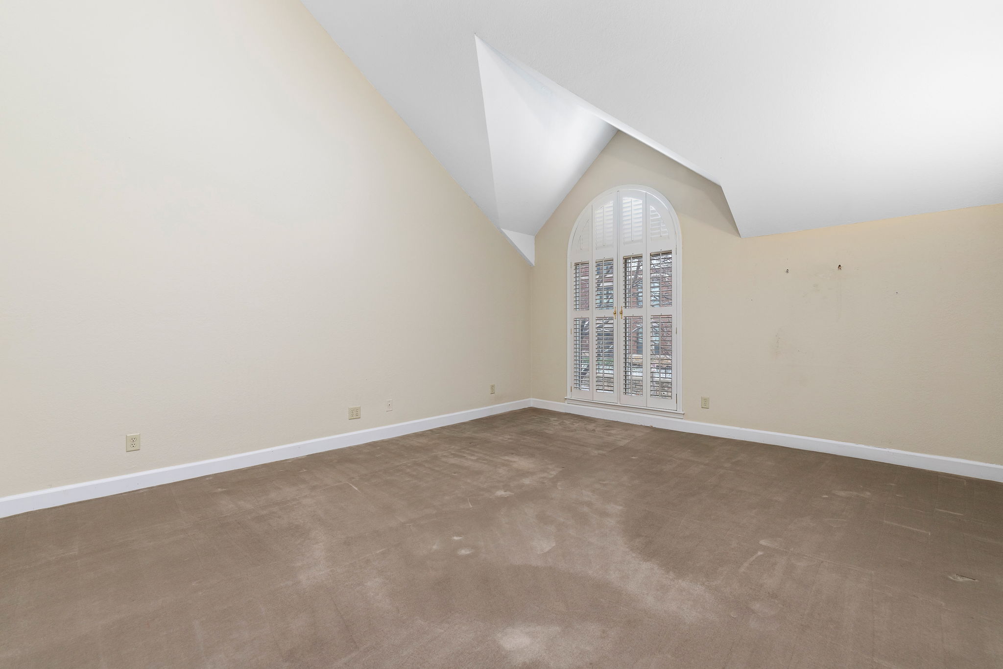 1107 W 47th St b, Kansas City, MO 64112, USA Photo 23