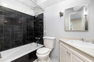 1107 W 47th St b, Kansas City, MO 64112, USA Photo 19