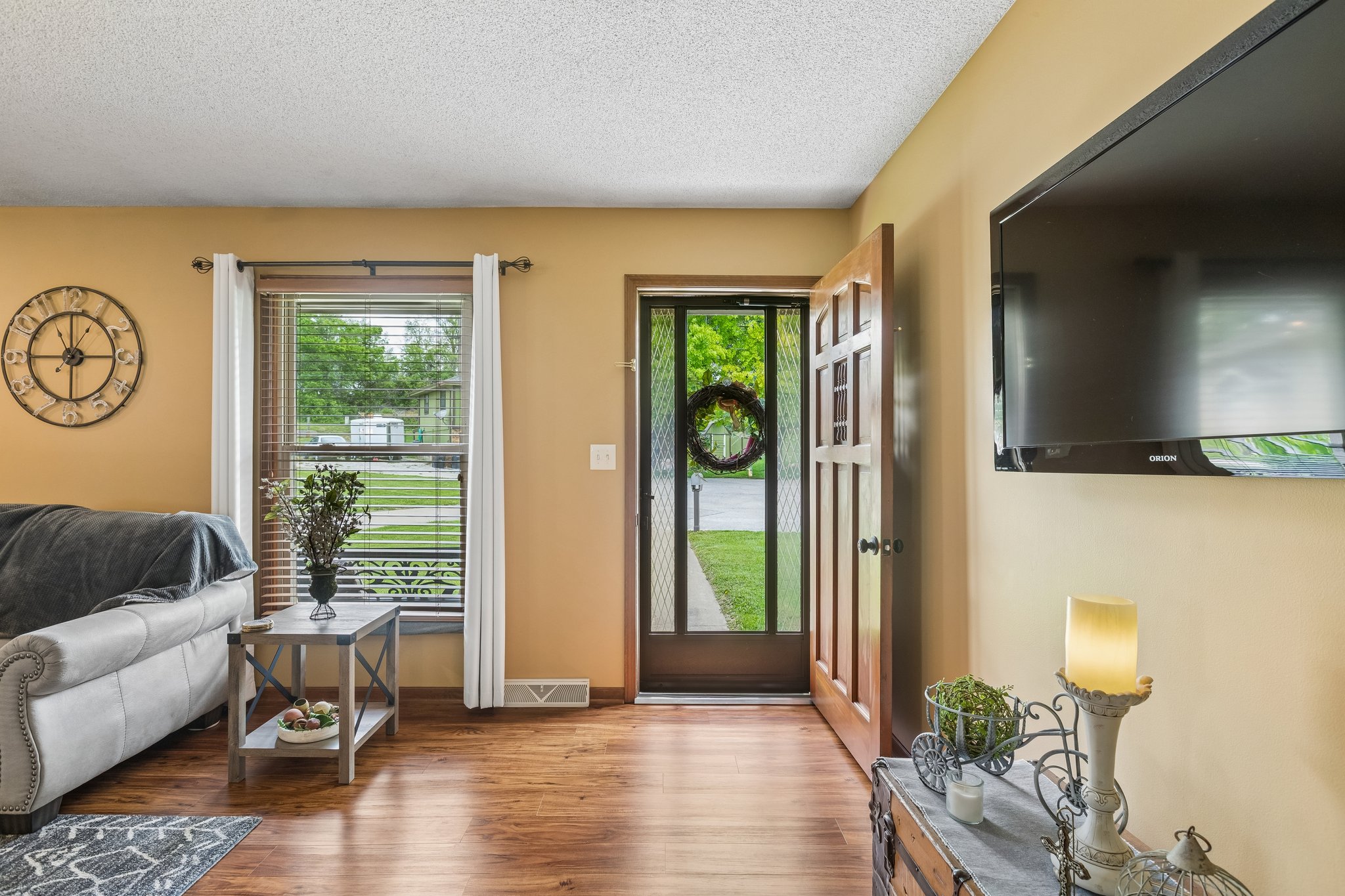 8726 - 1105 Williams St_005.jpg