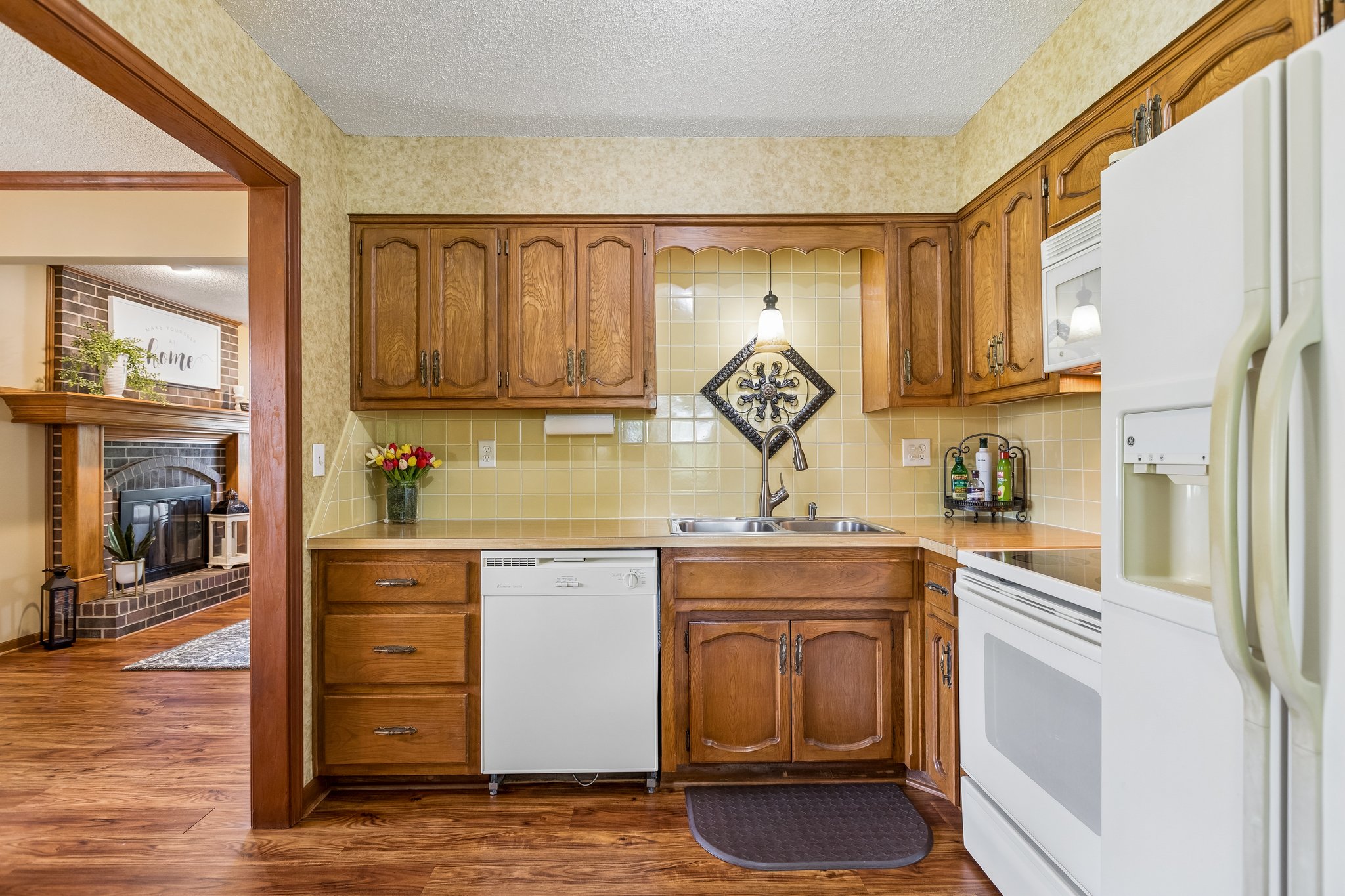 8726 - 1105 Williams St_012.jpg