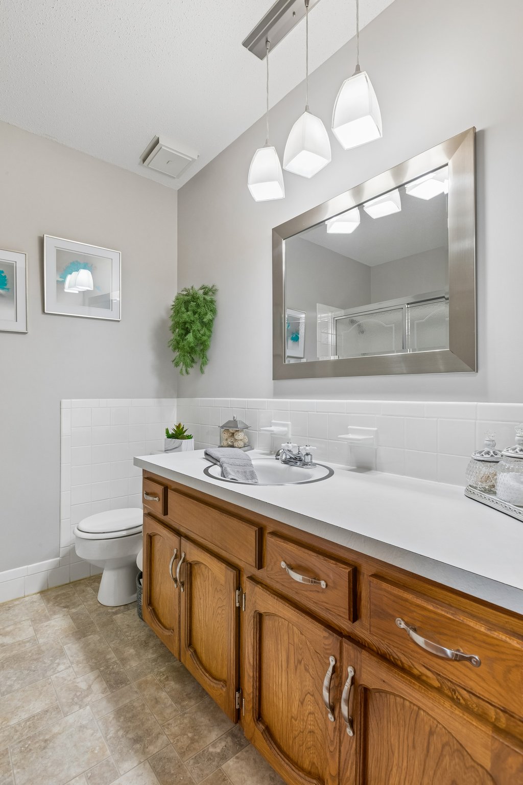 8726 - 1105 Williams St_022.jpg