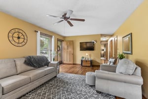 8726 - 1105 Williams St_007.jpg