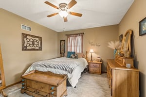 8726 - 1105 Williams St_014.jpg