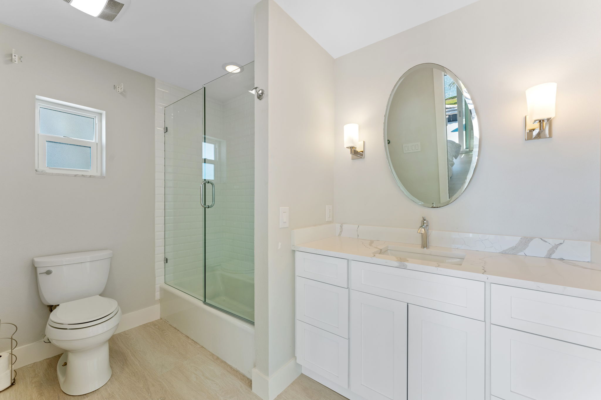Bathroom 1 - JMC02352