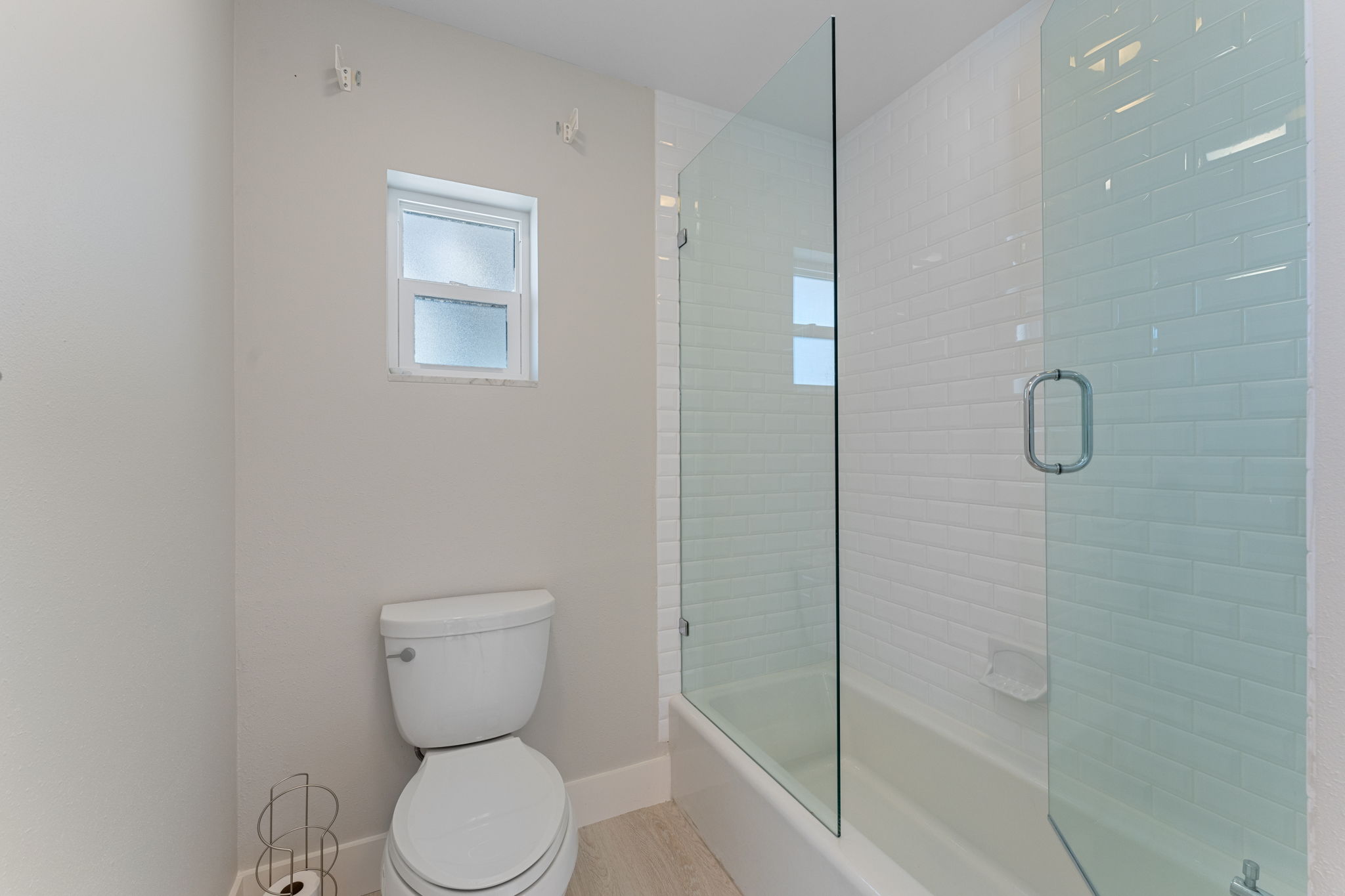 Bathroom 1 - JMC02357