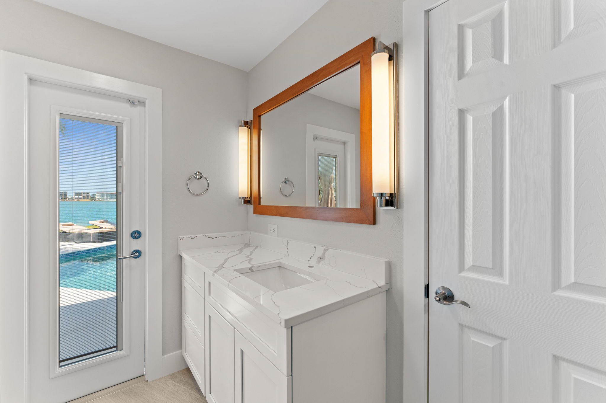 Bathroom 2 - JMC02477