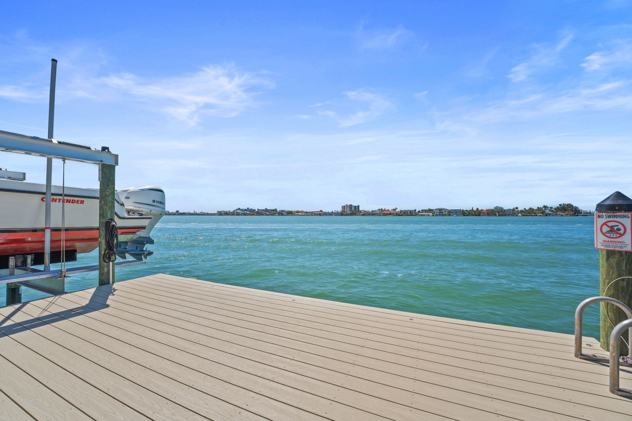 Dock - JMC02642