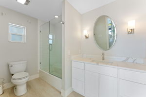 Bathroom 1 - JMC02352