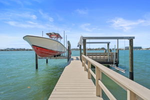 Dock - JMC02632