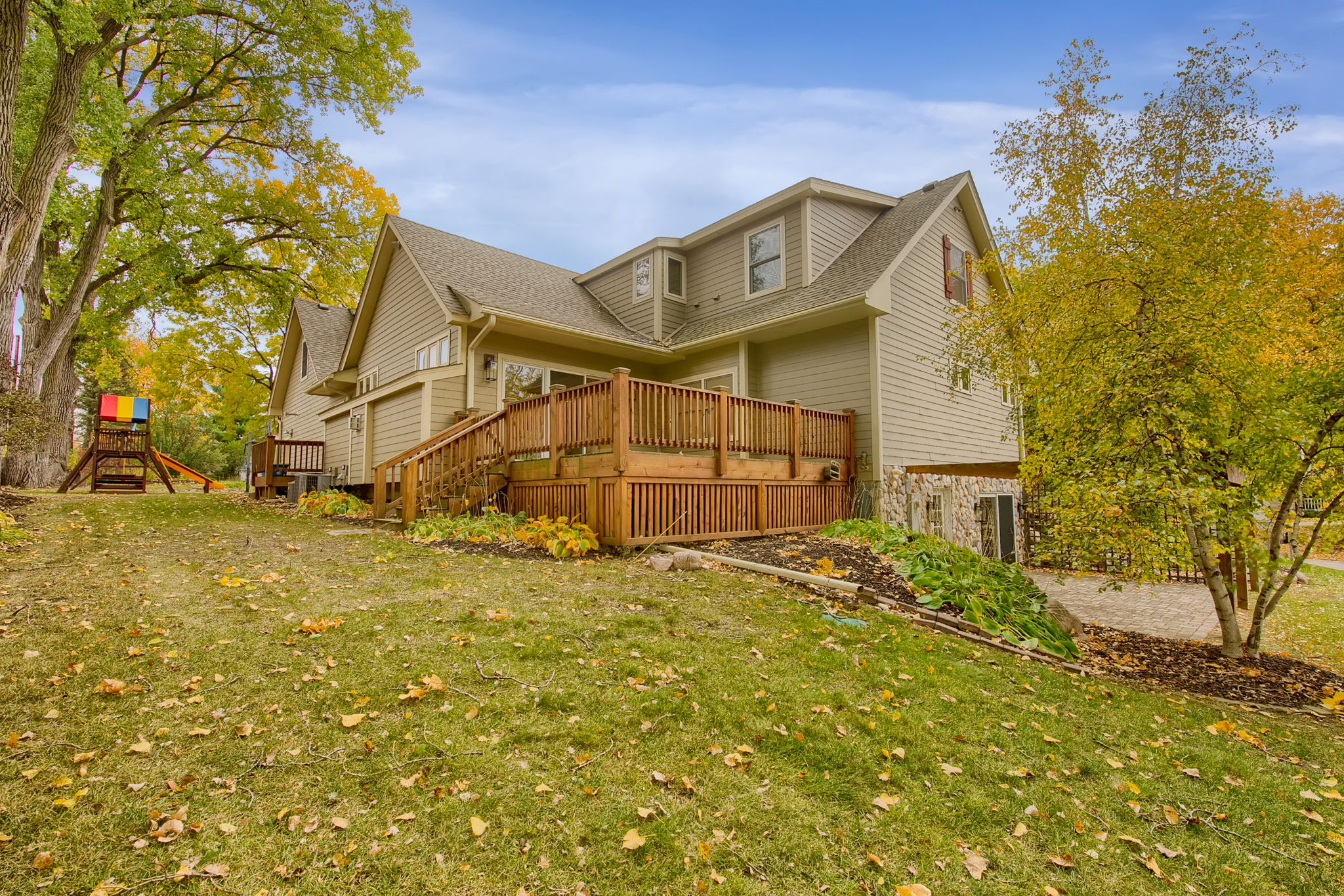 11050 Joy Ln, Minnetonka, MN 55305, USA Photo 15