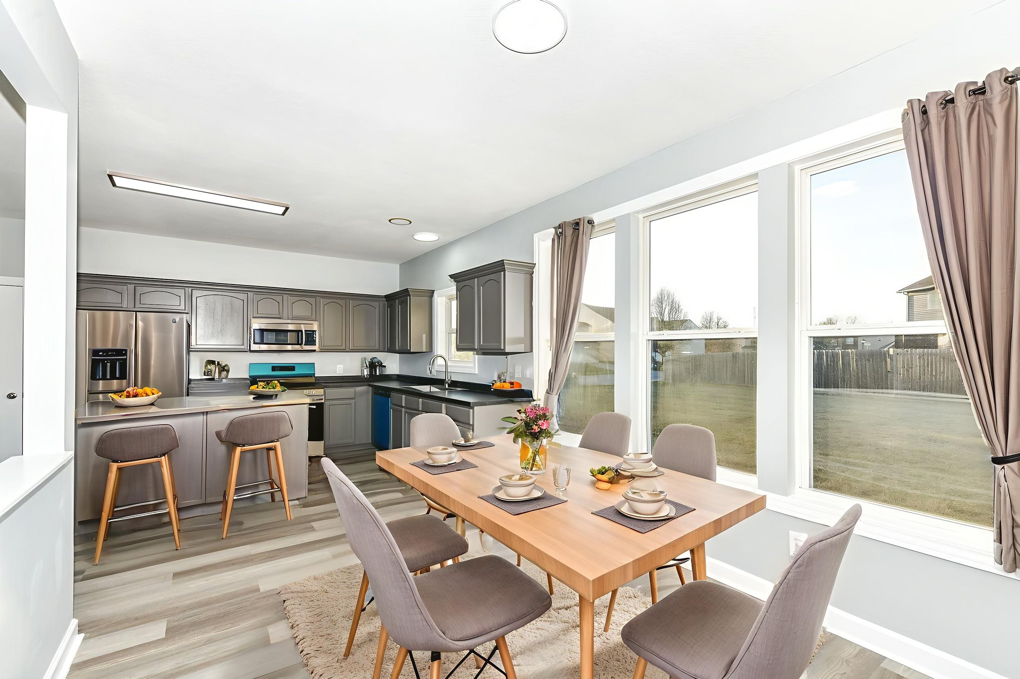 DSC_5838 virtually staged.jpeg