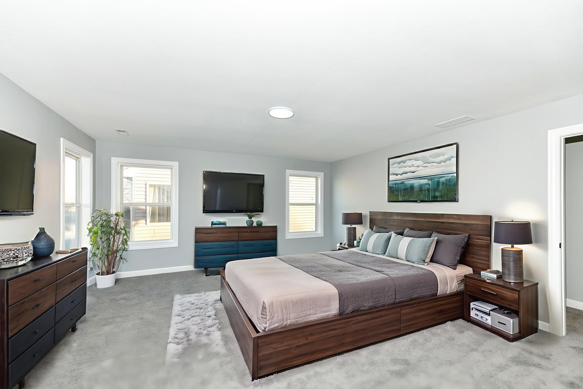 DSC_5855 virtually staged.jpeg