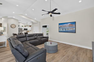 Living Room 2 of 6