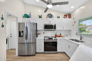Kitchen 1 of 2