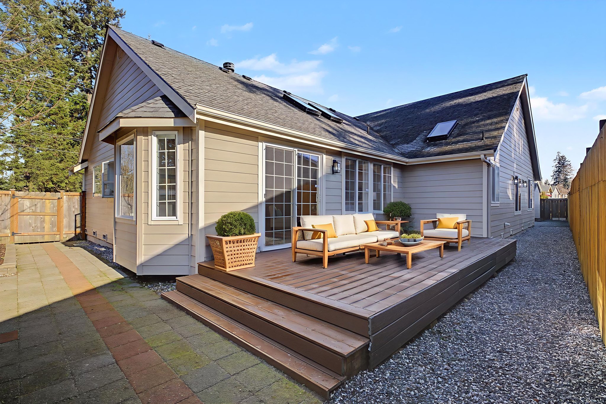 NWDroneWorks-1106 130th St SE. Everrett, WA32 virtually staged.jpeg