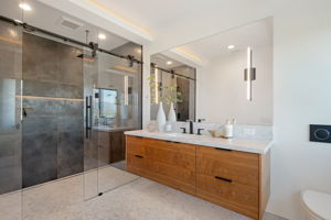 37-Bathroom 2