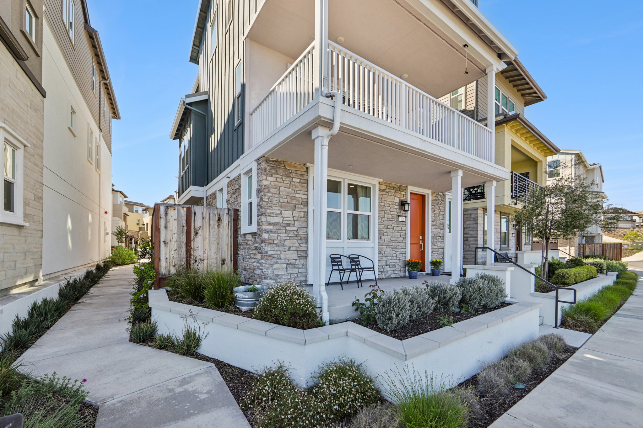 Mateo Miller Cir-S0404-003.jpg