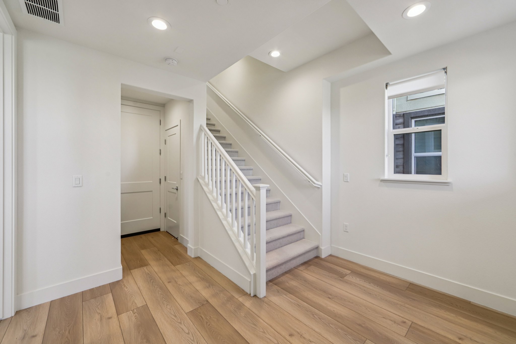 Mateo Miller Cir-S0404-005.jpg