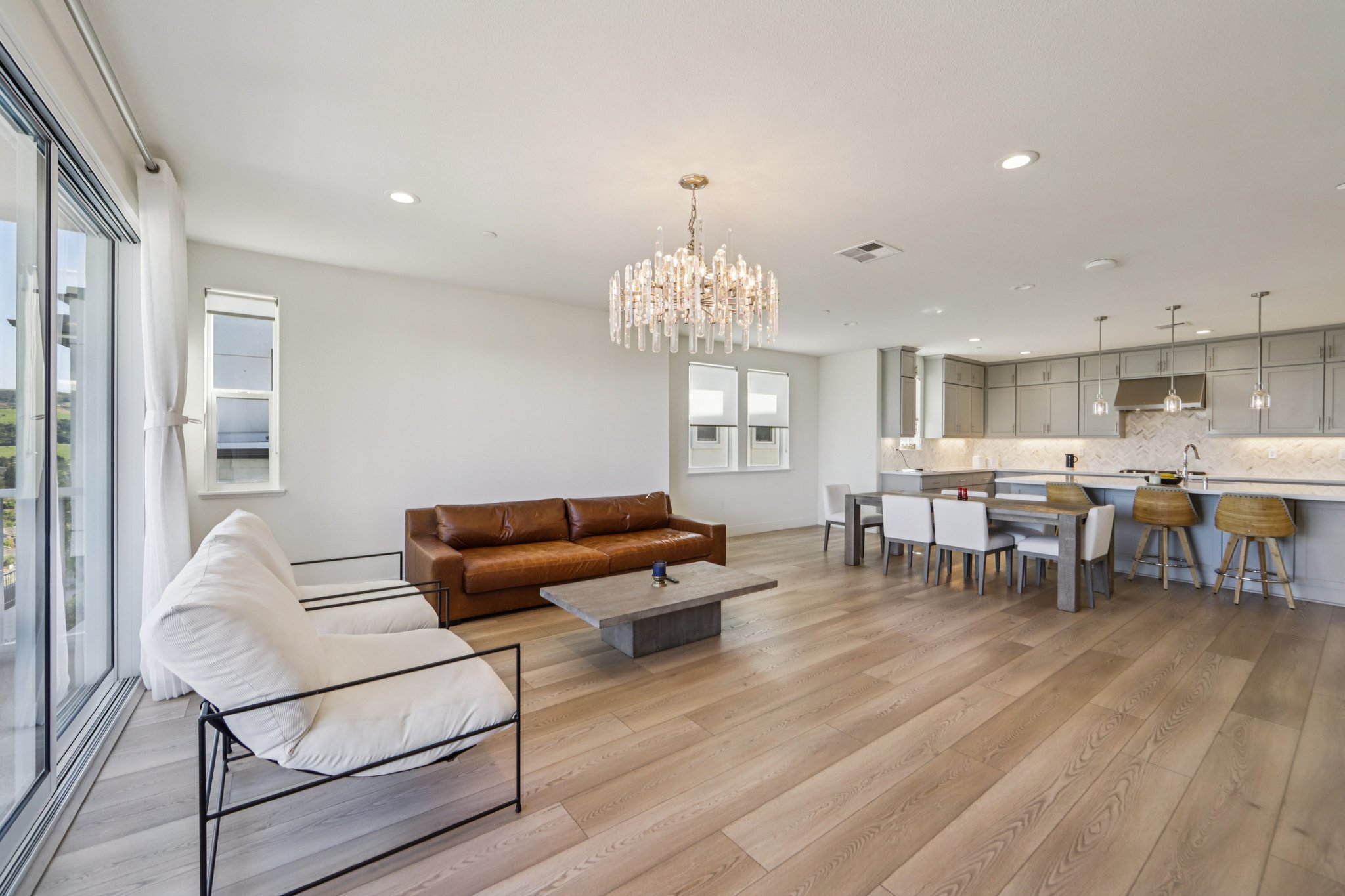 Mateo Miller Cir-S0404-010.jpg