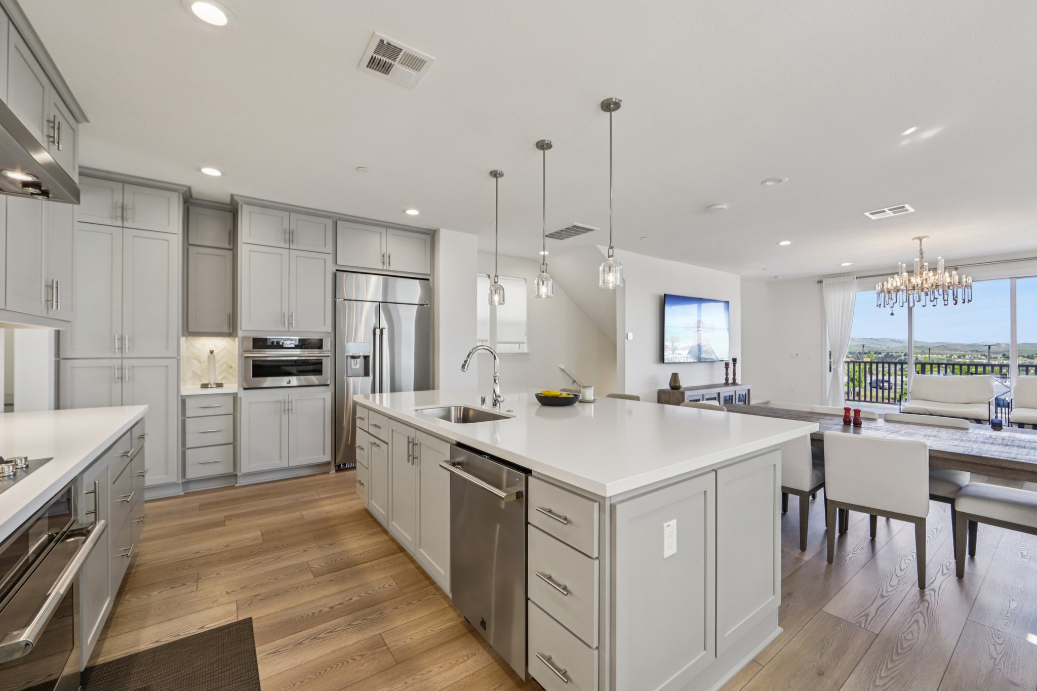 Mateo Miller Cir-S0404-015.jpg