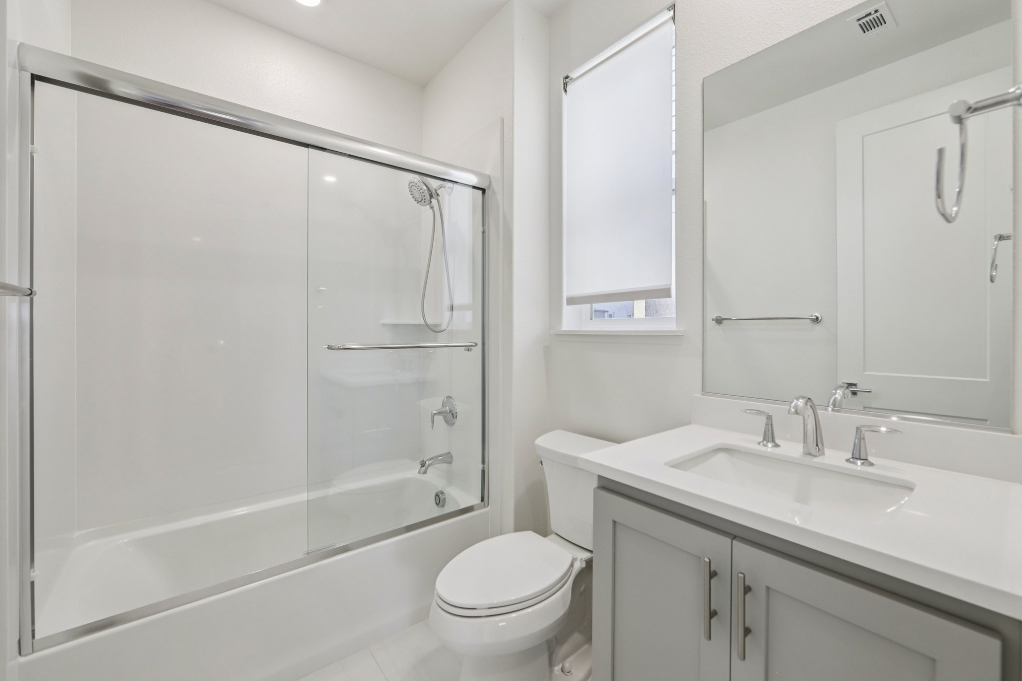 Mateo Miller Cir-S0404-019.jpg