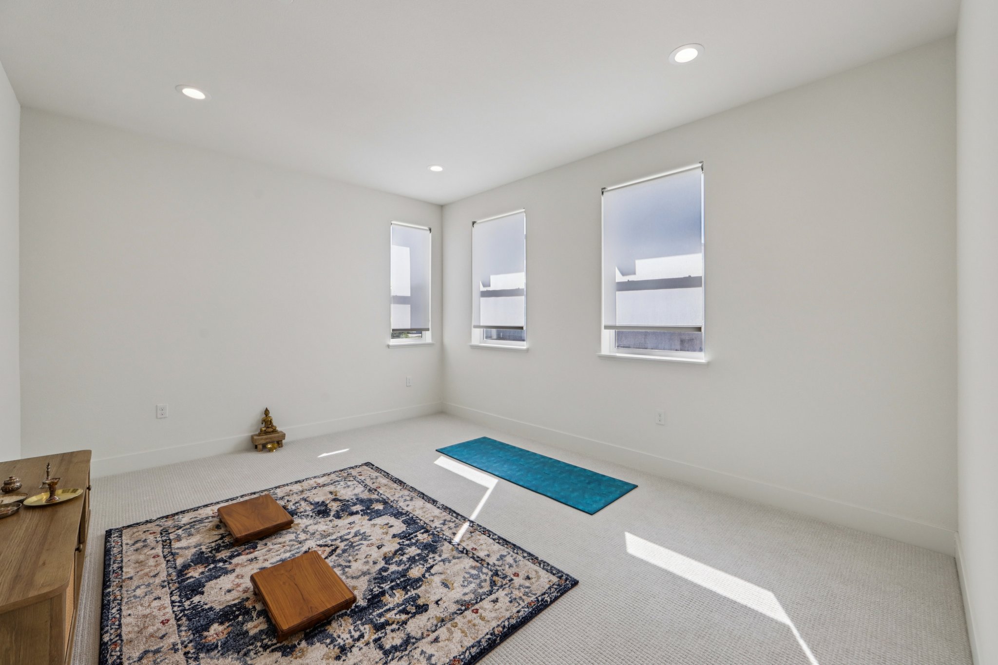 Mateo Miller Cir-S0404-020.jpg