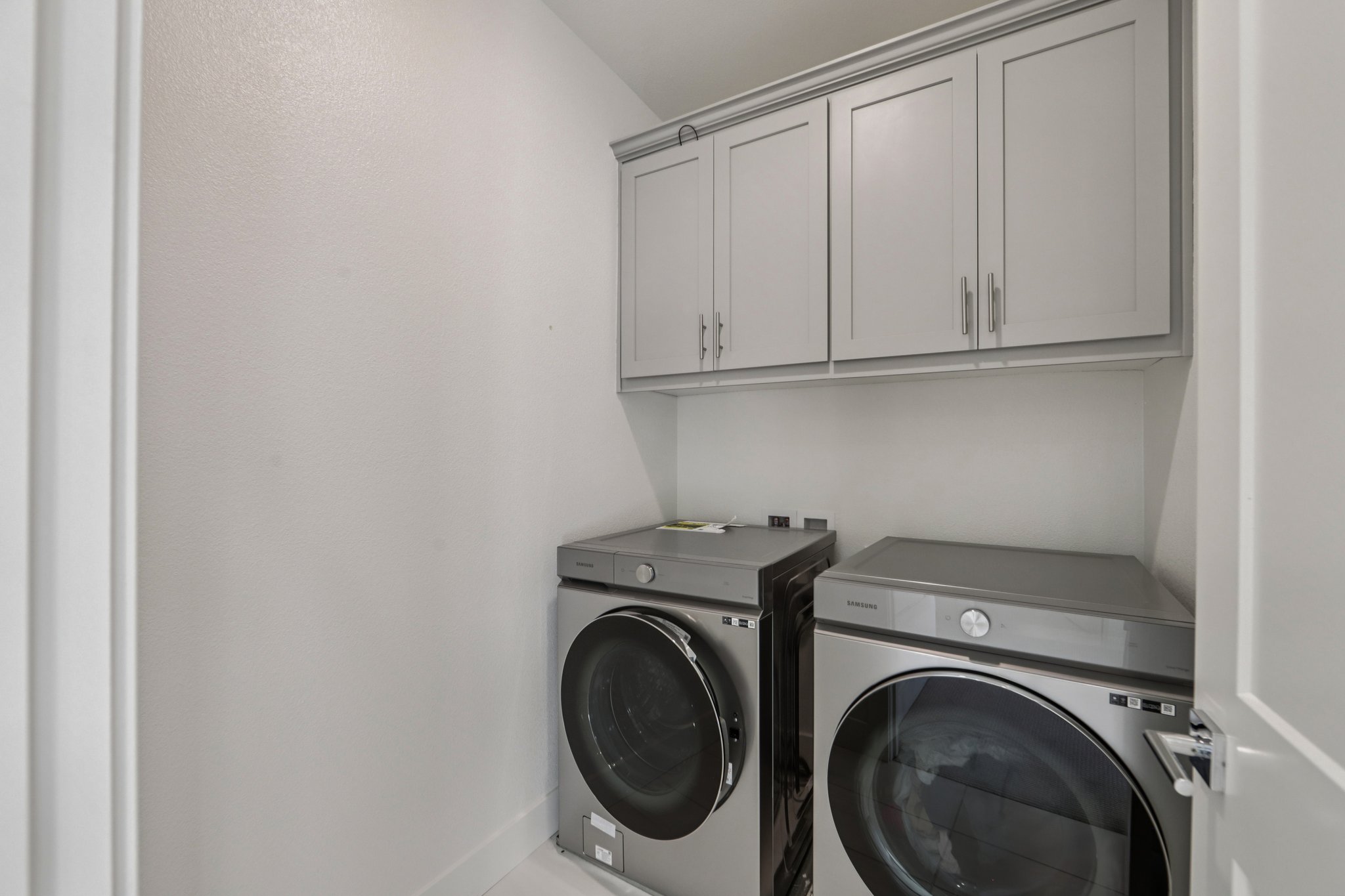 Mateo Miller Cir-S0404-031.jpg