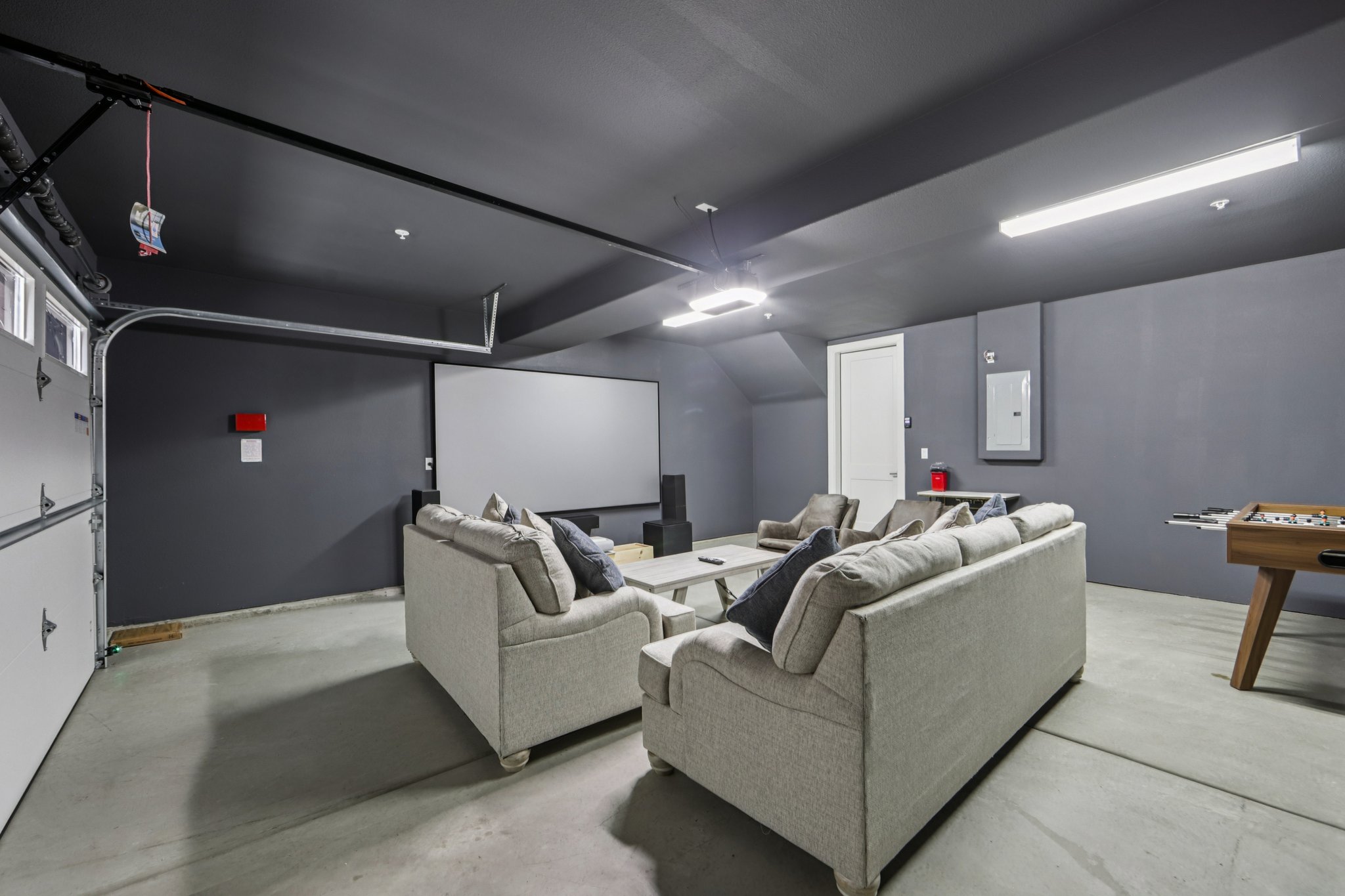 Mateo Miller Cir-S0404-037.jpg