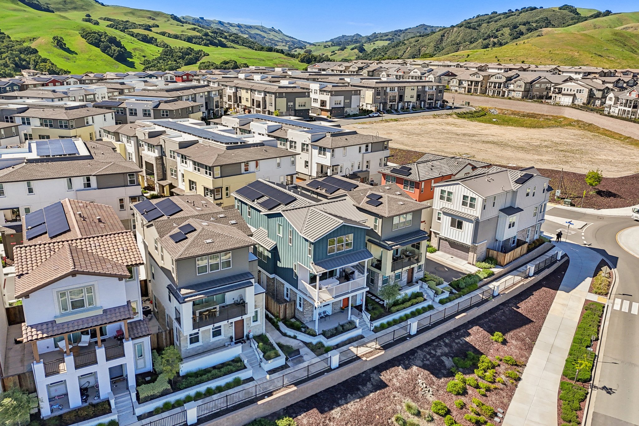 Mateo Miller Cir-S0404-050.jpg