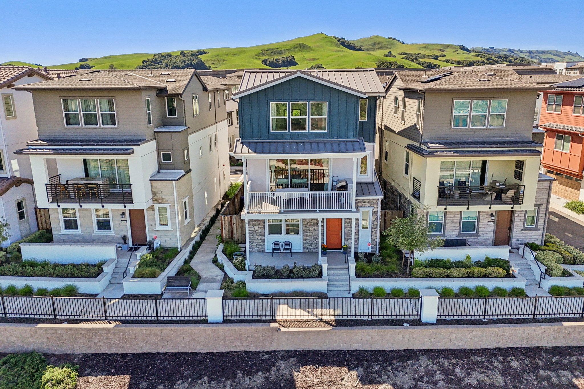 Mateo Miller Cir-S0404-053.jpg